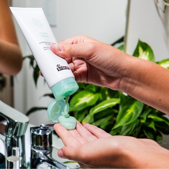 Dr. Brandt Clean Biotic - pH Balanced Yogurt Cleanser  - 3.5 fl oz - Picture 4 of 12